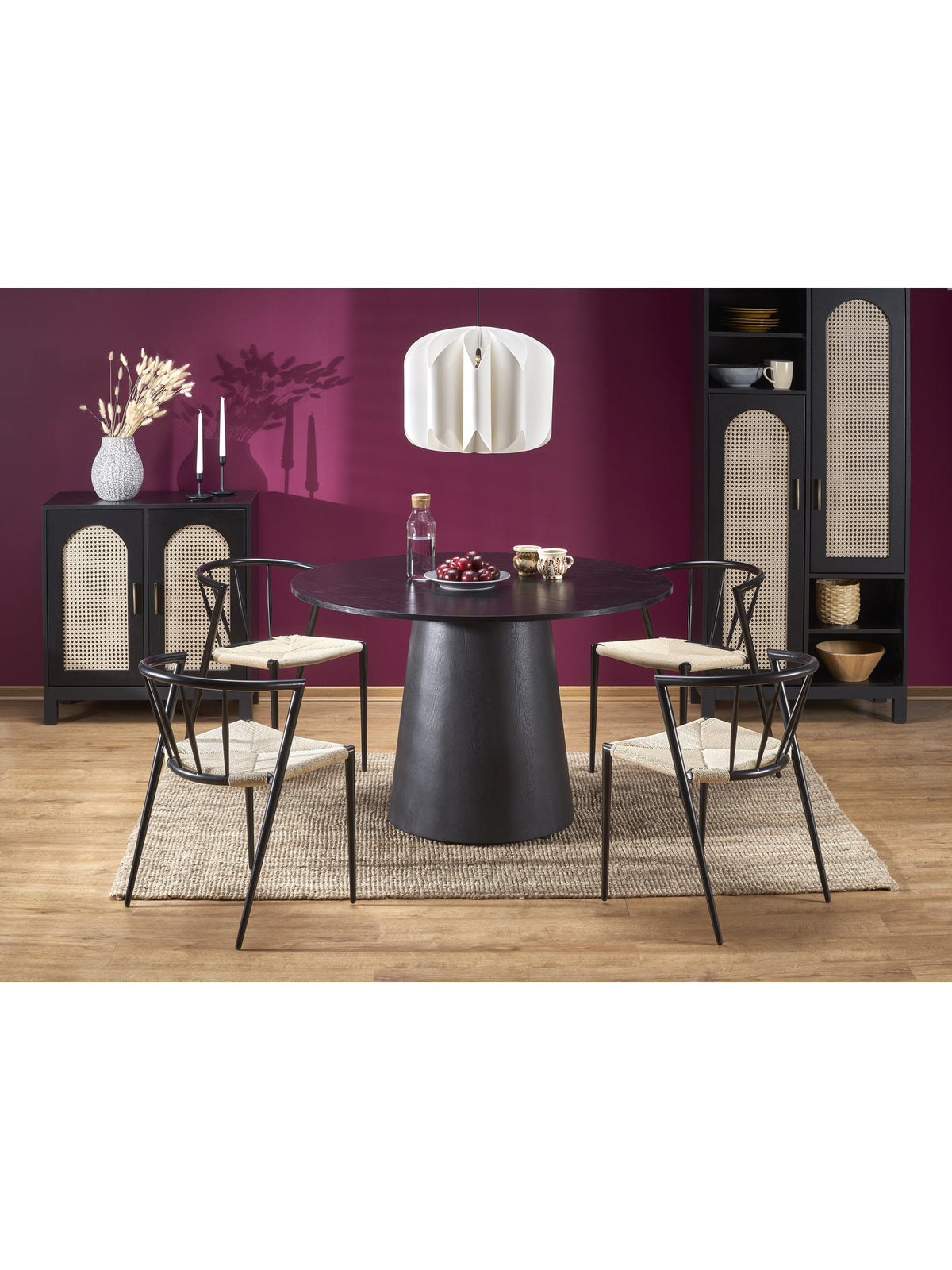 Černý kulatý stůl Ventoza 120 cm z MDF v moderním organickém stylu, čelní pohled
