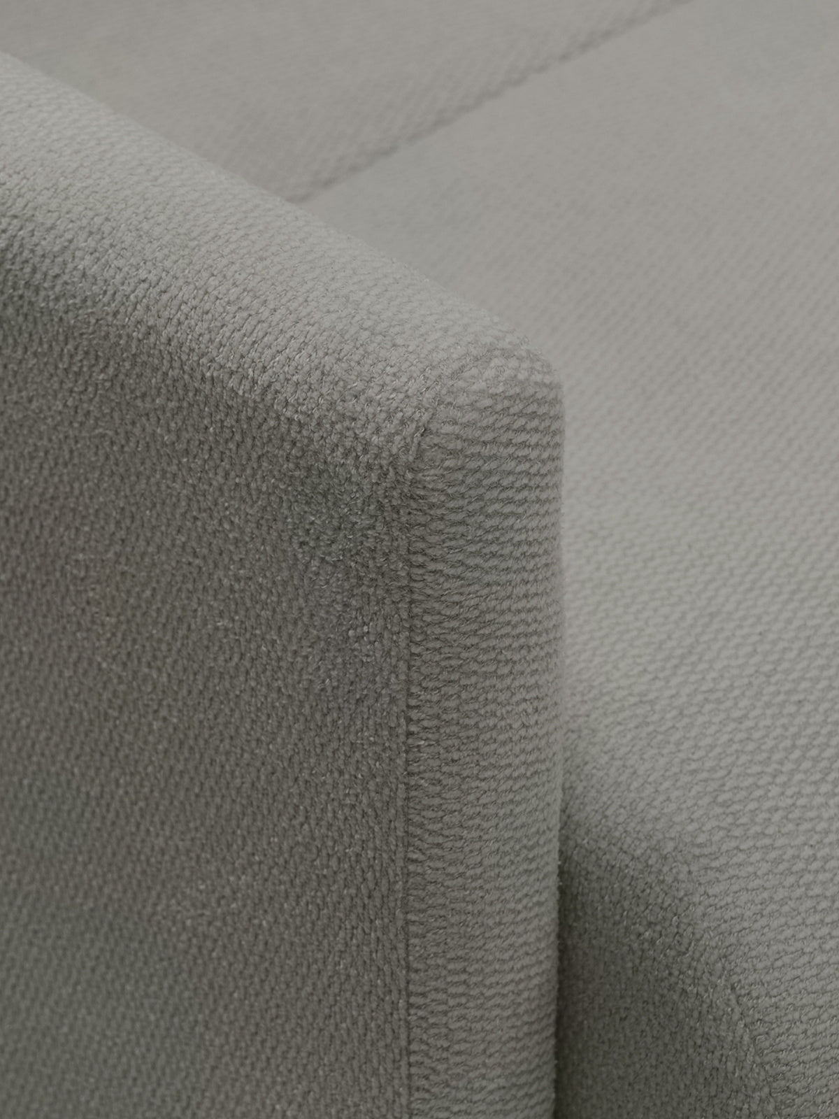Rozkládací pohovka Capri s šedou látkou Vela 86 detail opěradla