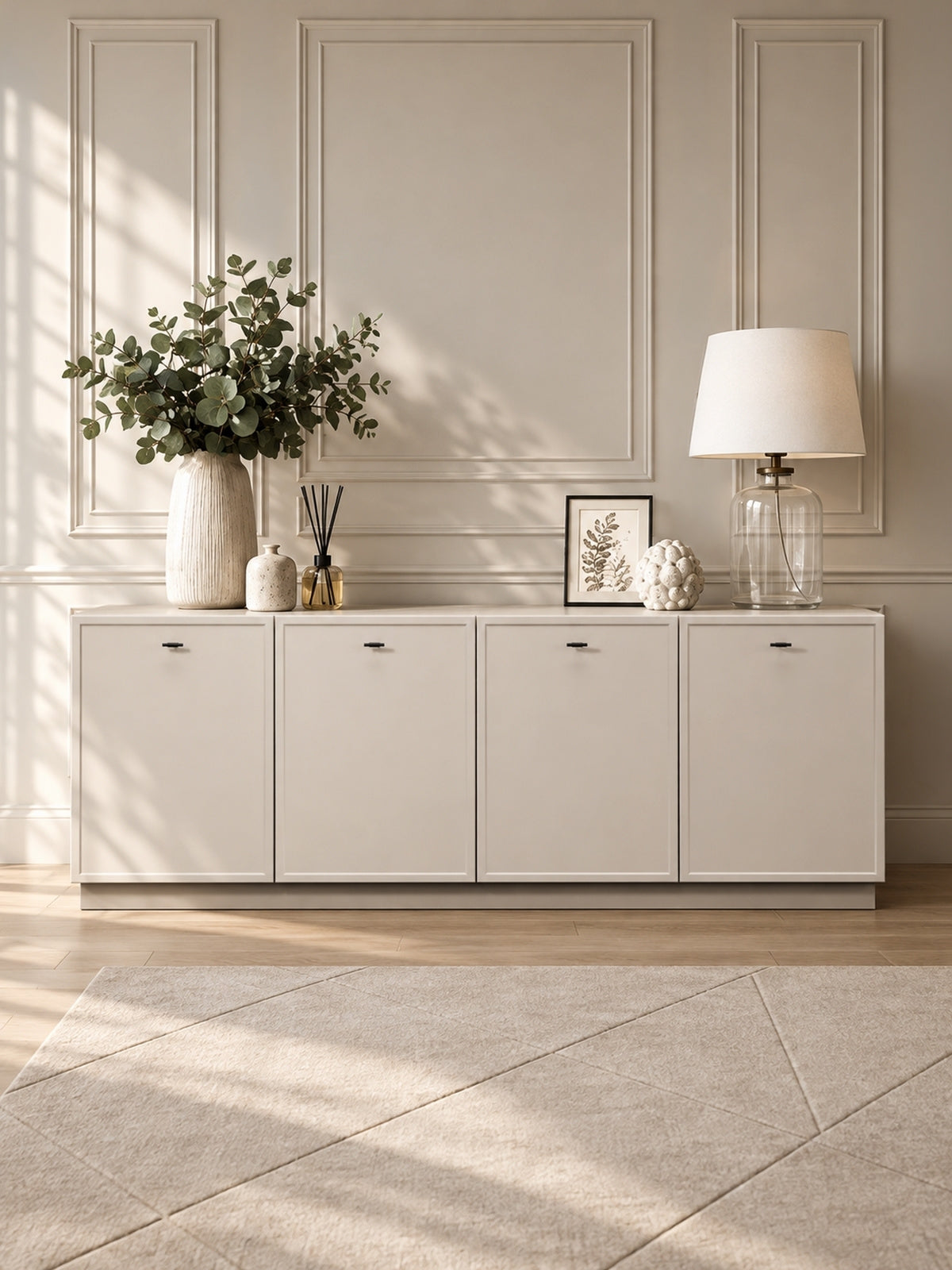 Komoda Lorini 200 cm czterodrzwiowa - kaszmir / czarne uchwyty T-bar