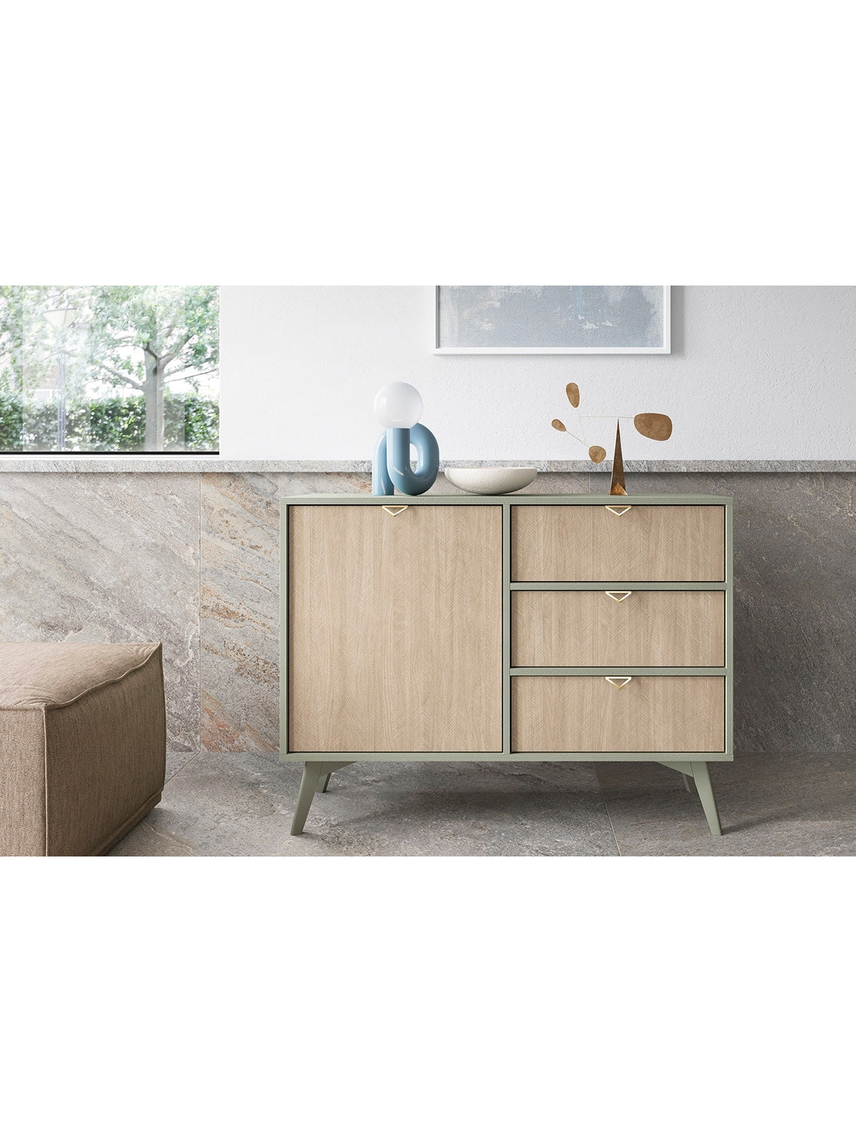 Komoda Lumira 106 cm z jednymi drzwiami i trzema szufladami, eukaliptus, front jodełka scandi
