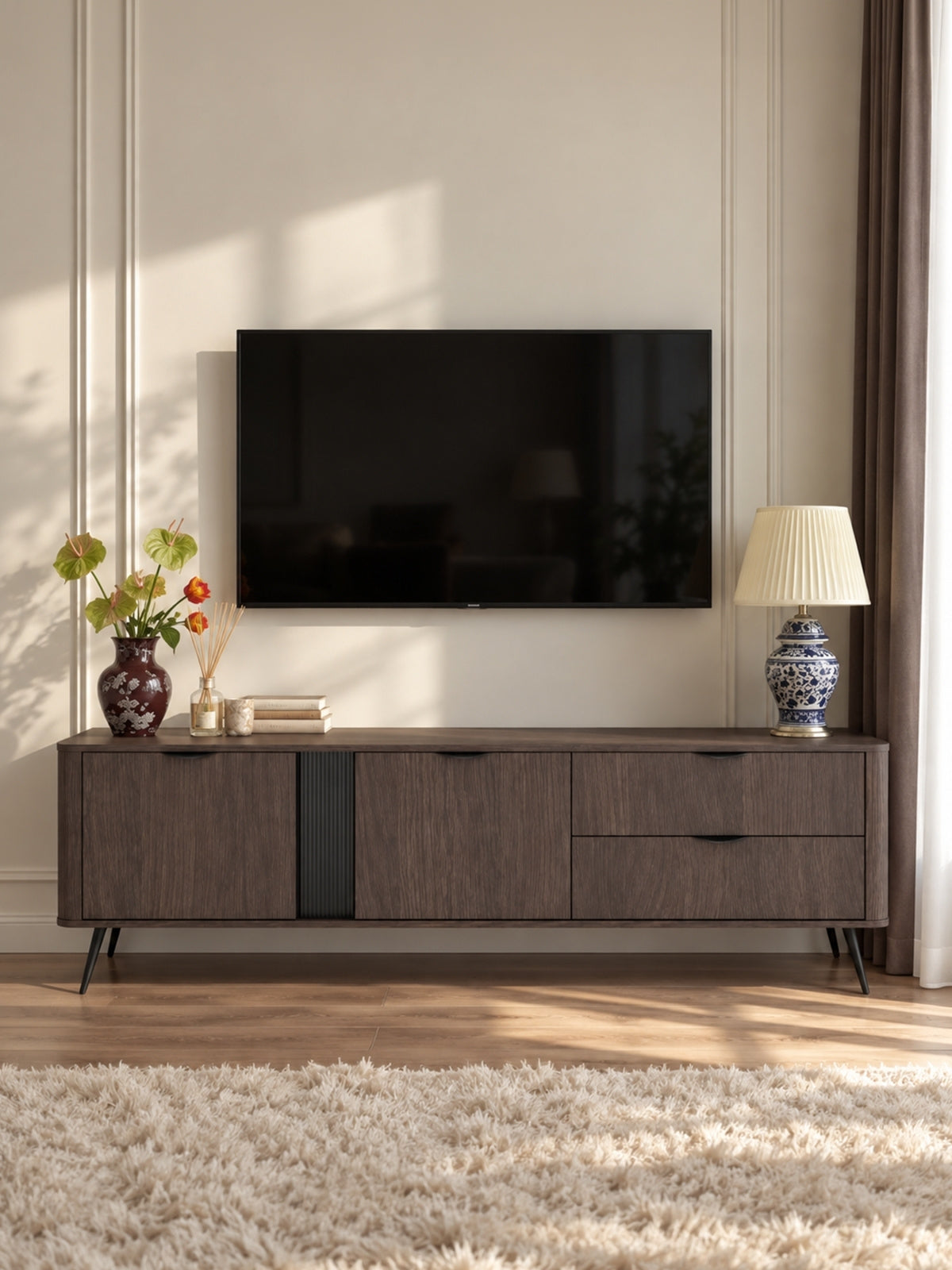 TV skříňka Edrin 195 cm s šuplíky a dveřmi v barvě dub dunin a černými detaily