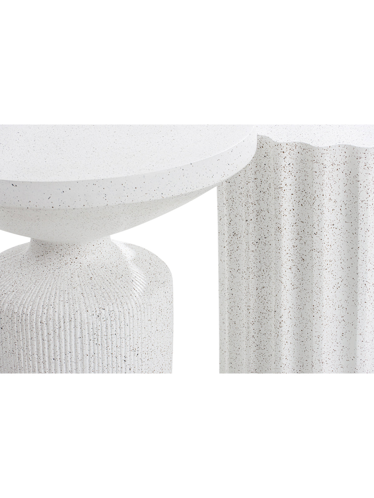 Sada 2 kulatých konferenčních stolků Sintro 54 cm a Tiaris 41 cm v bílé terrazzo, detail desky