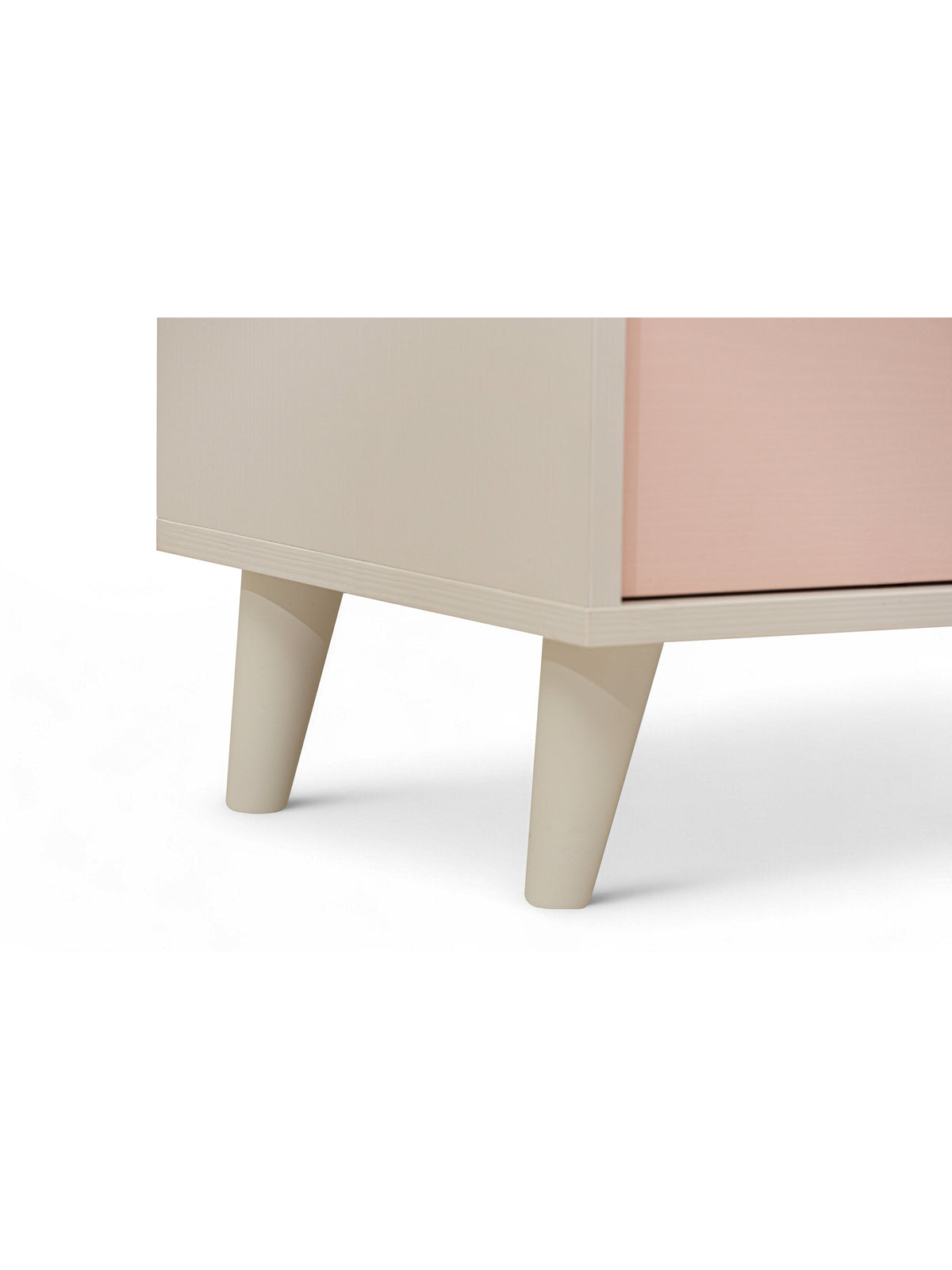 Dětská komoda Marla 120 cm s šuplíky v barvách pouštní písek a růžová millenial pink, detail nohou