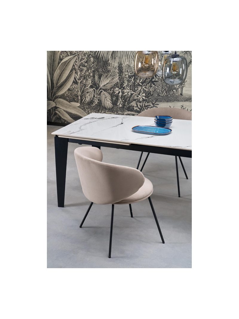 Čalouněná židle Caleno béžová se černými kovovými nohami, moderní design