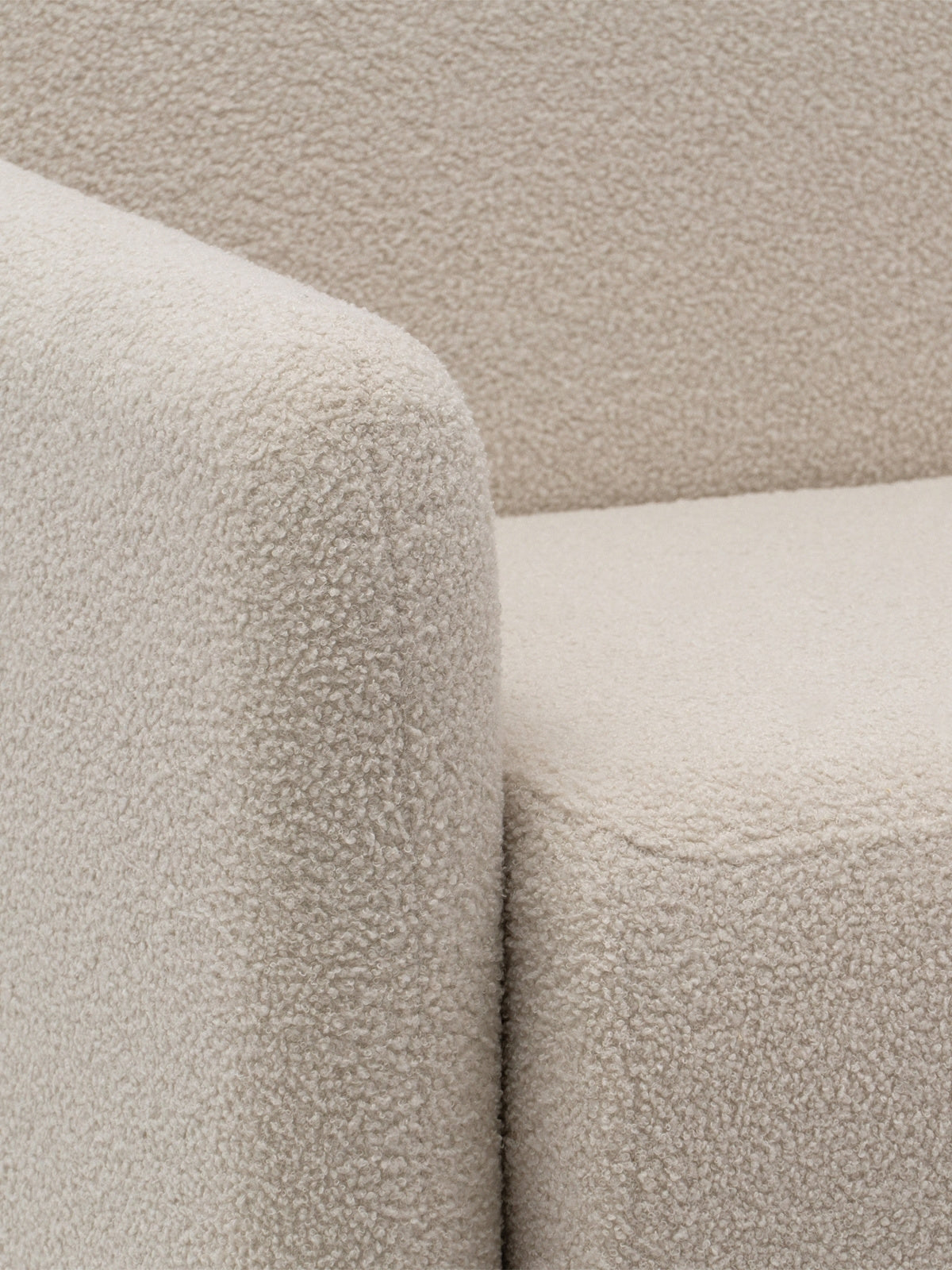 Sofa rozkładana Nido trzyosobowa 140 cm kremowa tkanina detal narożnika