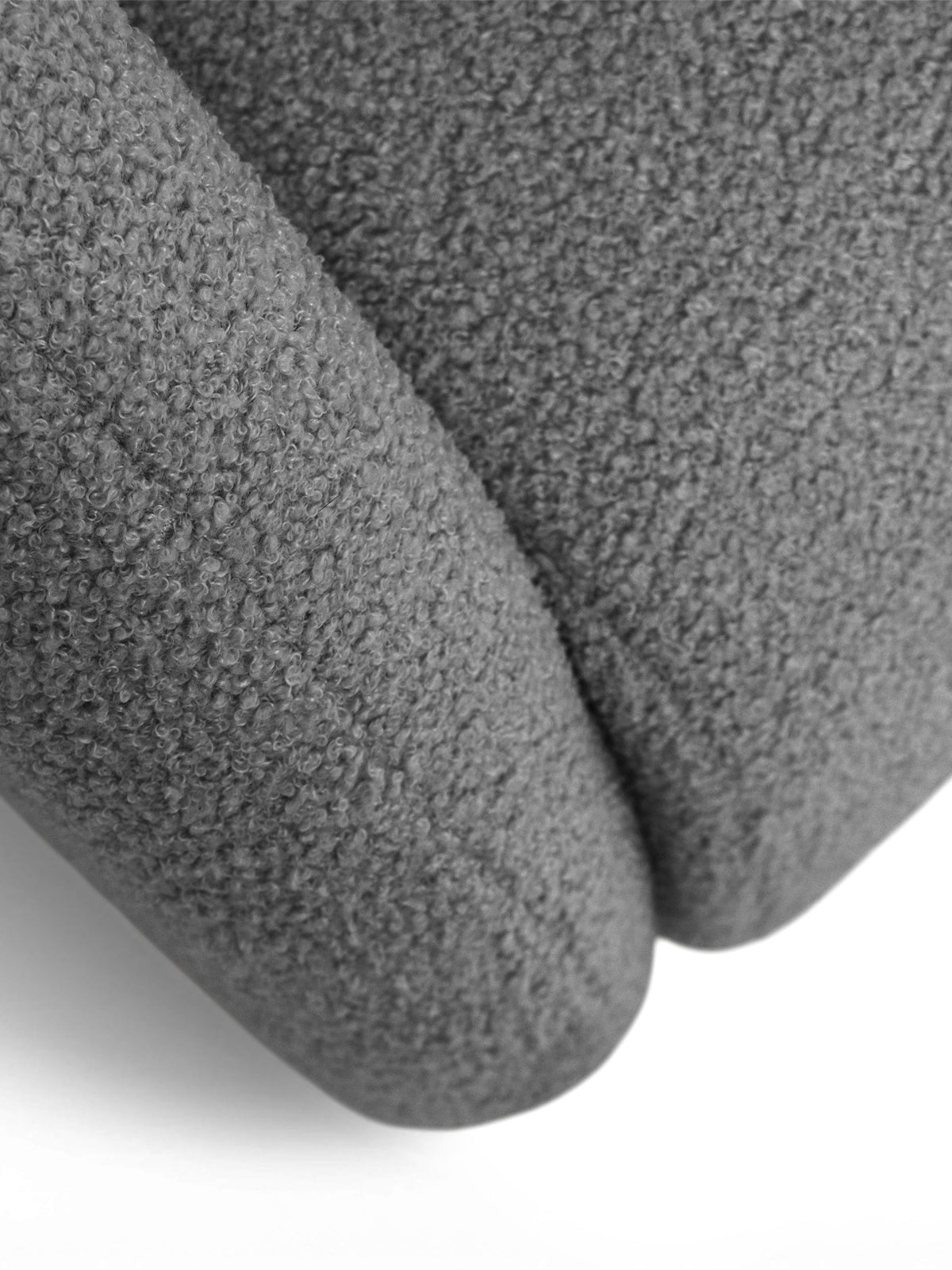 Sofa rozkładana Nubi dwuosobowa szara boucle detal tkaniny